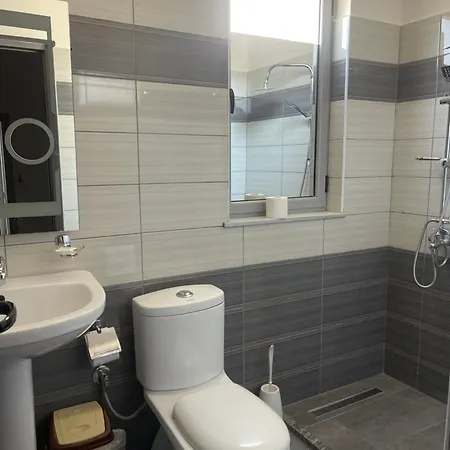 Hotel Kutal Park Përmet